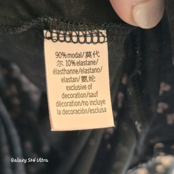 Victoria's Secret Black and Pink With Pants Pj Set. Size Large Regular - Picture 7 of 12